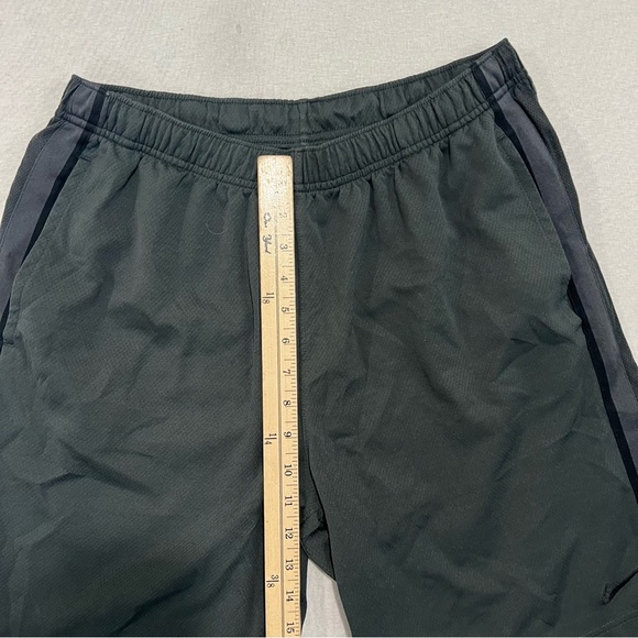 Nike Men Athletic Shorts Gray Running Size Medium - Picture 7 of 9